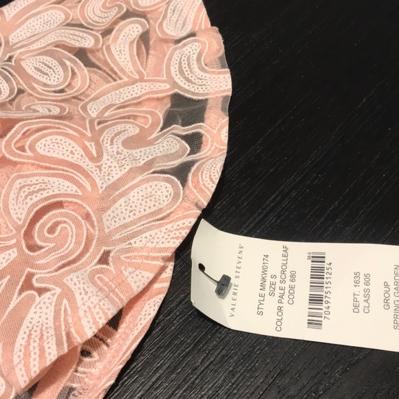 NWT Valerie Stevens blouse with matching camisole - Picture 7 of 7